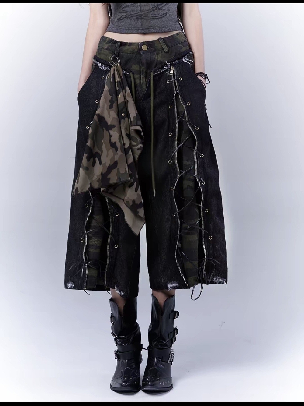 WSW Wide-Leg Camouflage Accent Shorts- Black & Olive